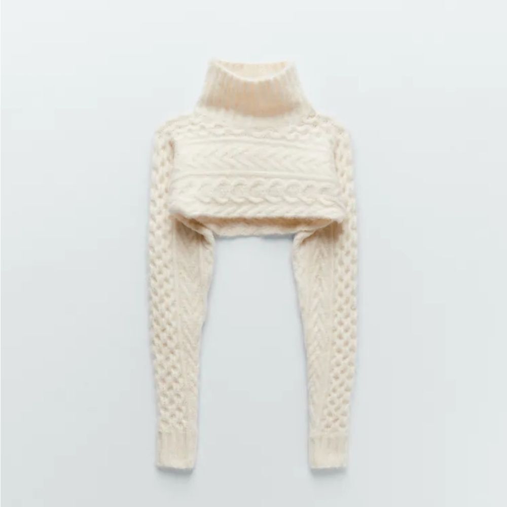 HOST PICK Bloggers favorite cable knit sleeve scarf - Picture 2 of 3